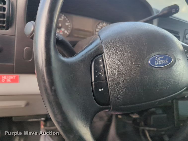 image for item MX9450 2007 Ford F550 Super Duty  SuperCab utility / service truck