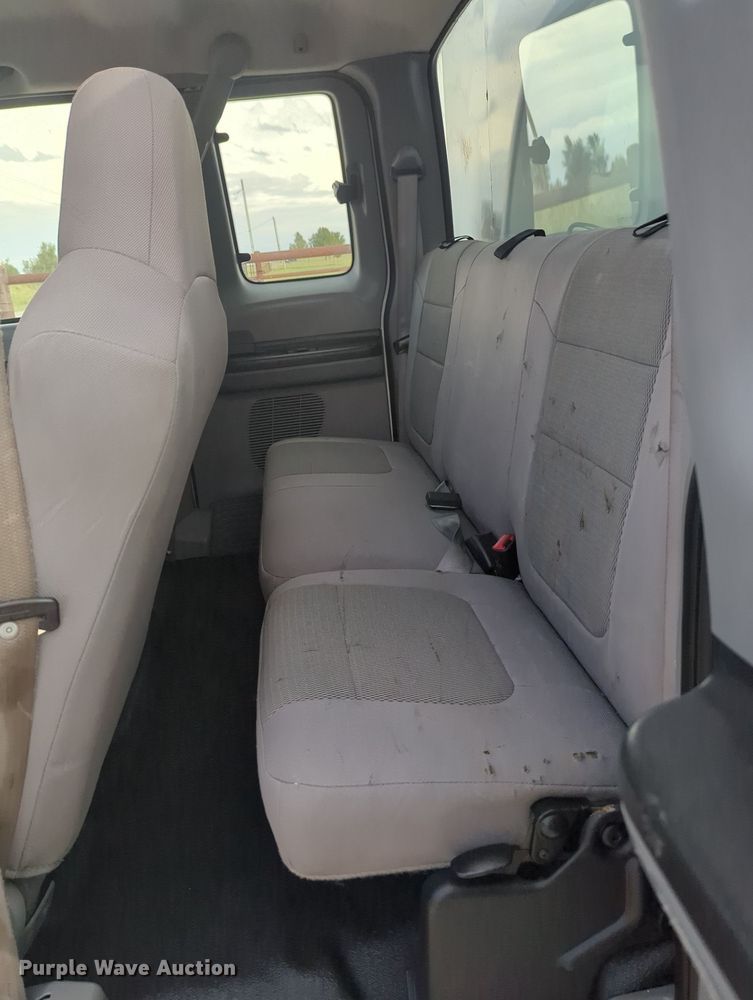 image for item MX9450 2007 Ford F550 Super Duty  SuperCab utility / service truck