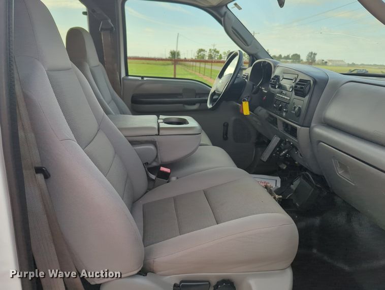 image for item MX9450 2007 Ford F550 Super Duty  SuperCab utility / service truck