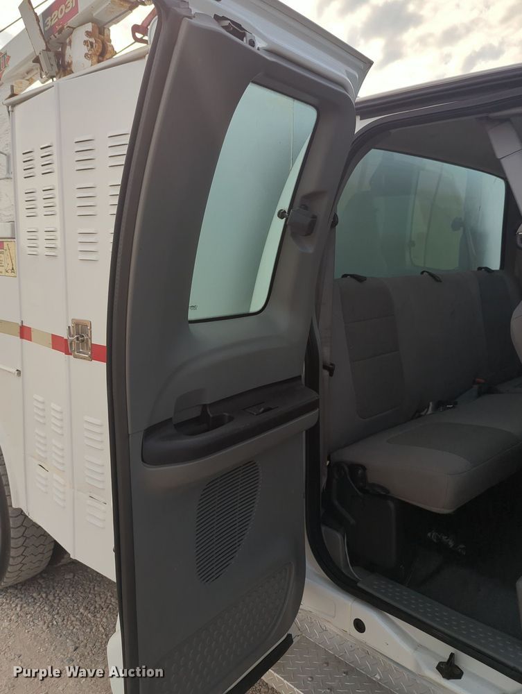 image for item MX9450 2007 Ford F550 Super Duty  SuperCab utility / service truck