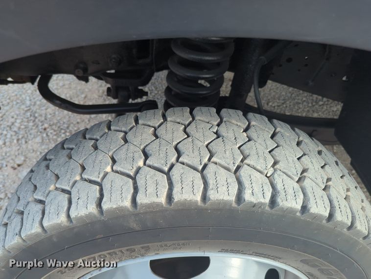 image for item MX9450 2007 Ford F550 Super Duty  SuperCab utility / service truck