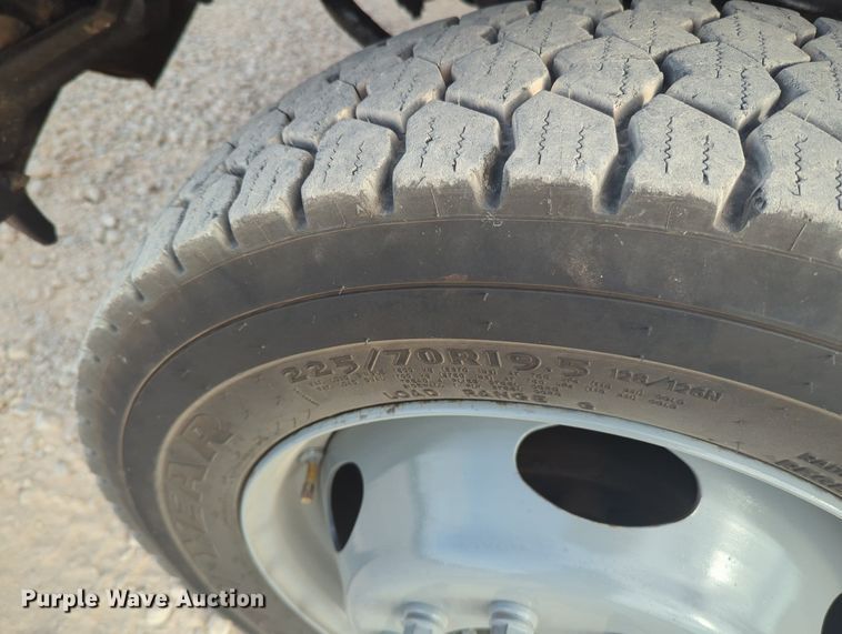 image for item MX9450 2007 Ford F550 Super Duty  SuperCab utility / service truck