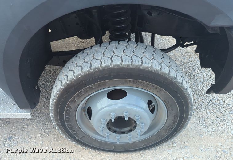 image for item MX9450 2007 Ford F550 Super Duty  SuperCab utility / service truck