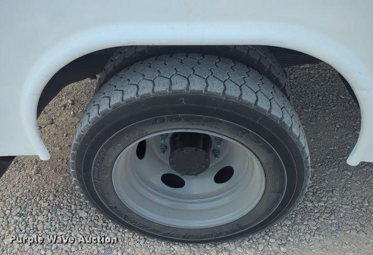 image for item MX9450 2007 Ford F550 Super Duty  SuperCab utility / service truck