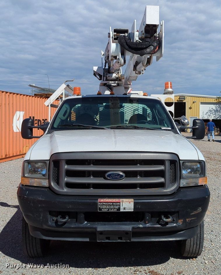 image for item MX9484 2003 Ford F550 Super Duty  bucket truck