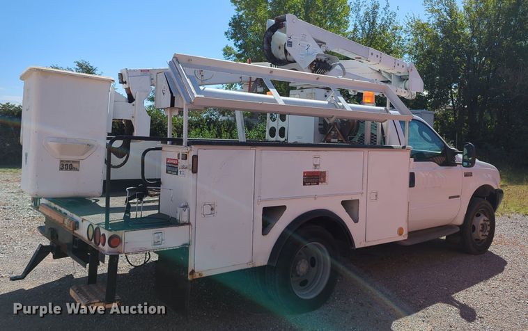image for item MX9484 2003 Ford F550 Super Duty  bucket truck