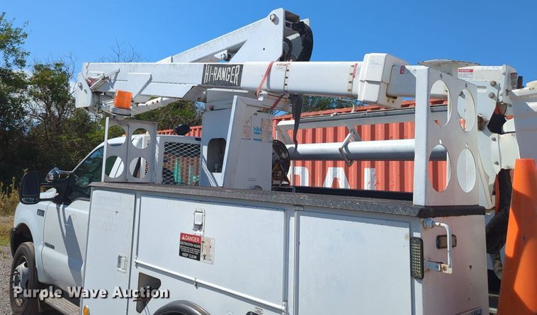 image for item MX9484 2003 Ford F550 Super Duty  bucket truck