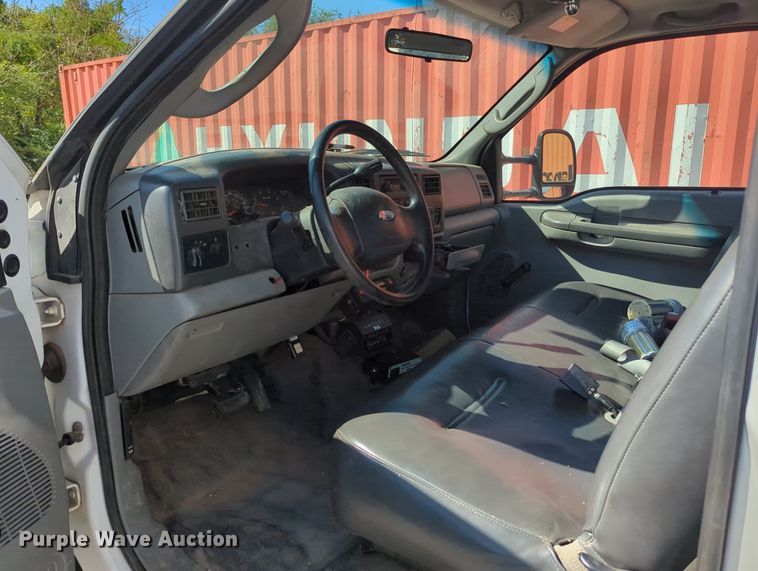 image for item MX9484 2003 Ford F550 Super Duty  bucket truck