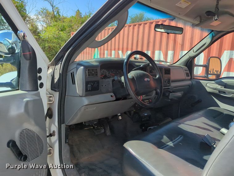 image for item MX9484 2003 Ford F550 Super Duty  bucket truck