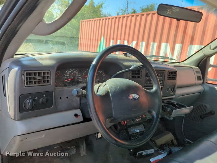 image for item MX9484 2003 Ford F550 Super Duty  bucket truck