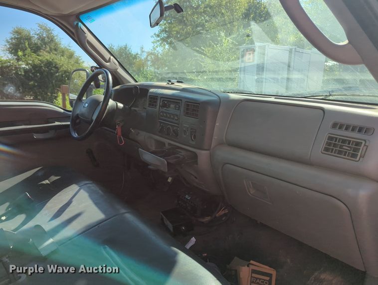 image for item MX9484 2003 Ford F550 Super Duty  bucket truck