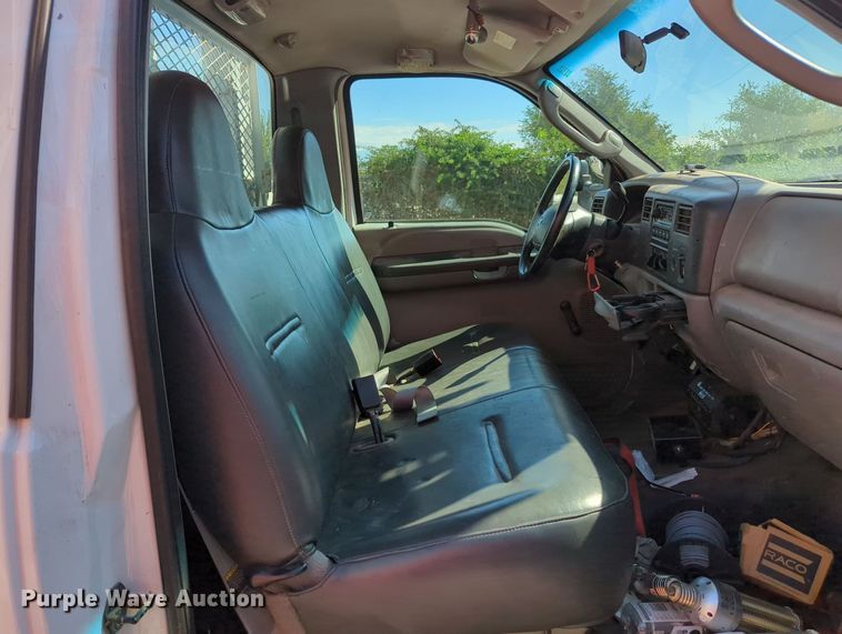 image for item MX9484 2003 Ford F550 Super Duty  bucket truck