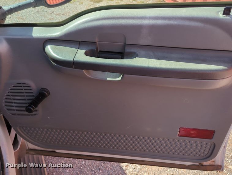 image for item MX9484 2003 Ford F550 Super Duty  bucket truck