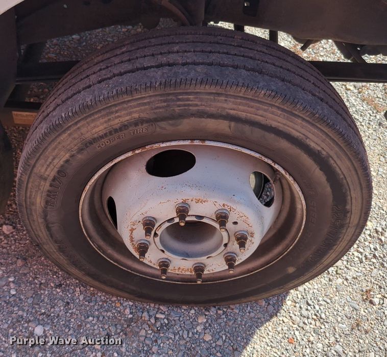 image for item MX9484 2003 Ford F550 Super Duty  bucket truck