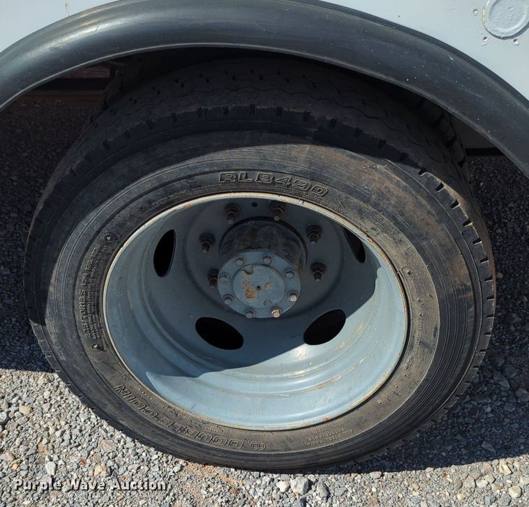 image for item MX9484 2003 Ford F550 Super Duty  bucket truck