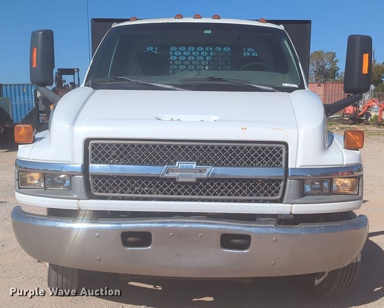 image for item MX9501 2003 Chevrolet C4500  flatbed truck