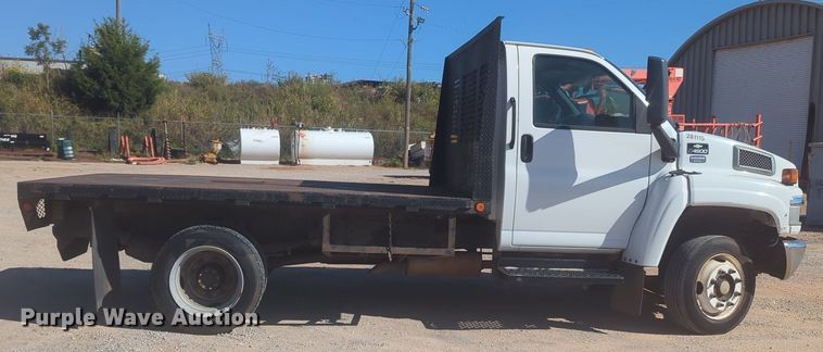 image for item MX9501 2003 Chevrolet C4500  flatbed truck