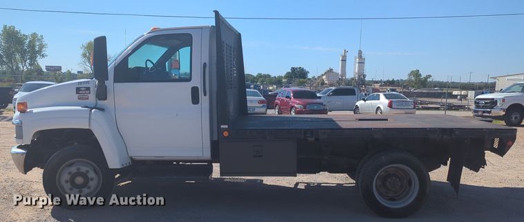 image for item MX9501 2003 Chevrolet C4500  flatbed truck