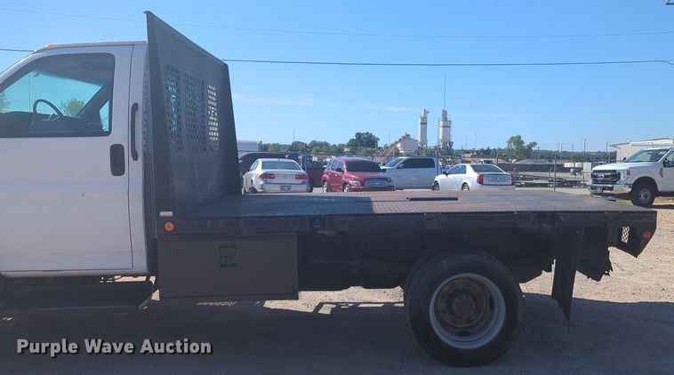 image for item MX9501 2003 Chevrolet C4500  flatbed truck