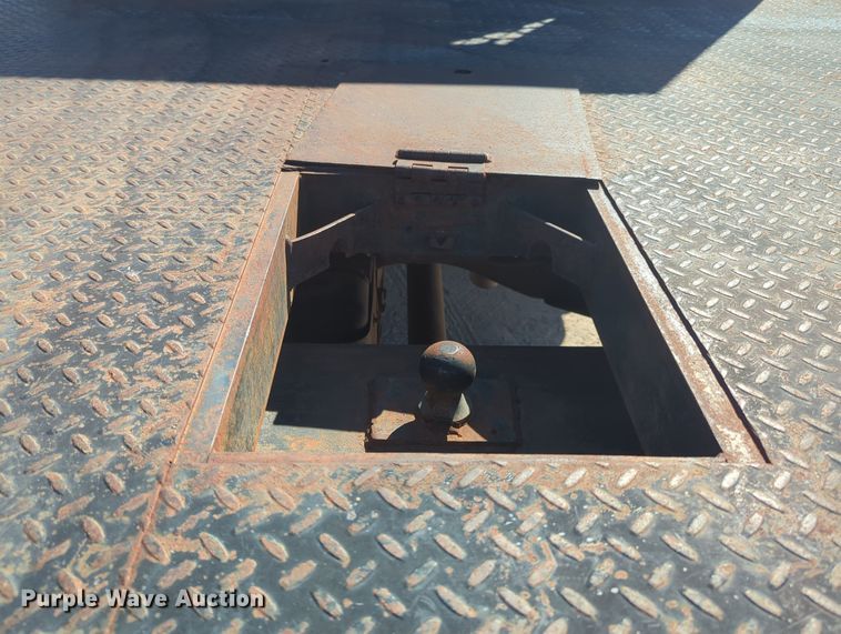 image for item MX9501 2003 Chevrolet C4500  flatbed truck