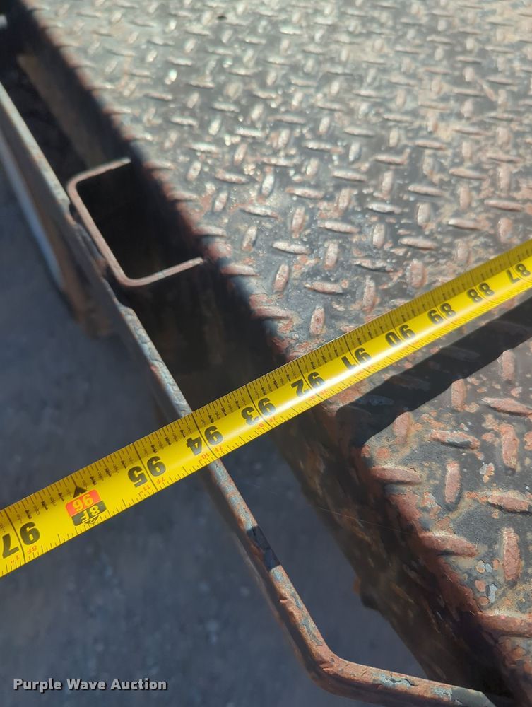 image for item MX9501 2003 Chevrolet C4500  flatbed truck