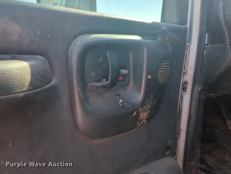 image for item MX9501 2003 Chevrolet C4500  flatbed truck