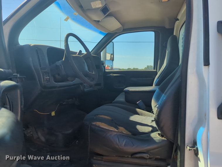 image for item MX9501 2003 Chevrolet C4500  flatbed truck