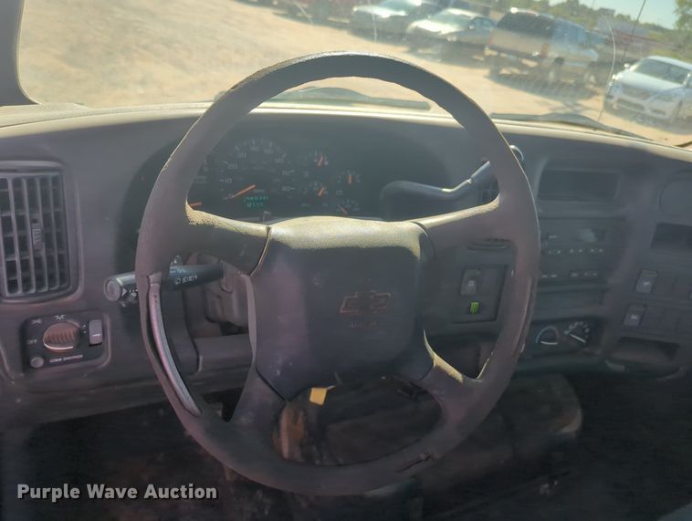 image for item MX9501 2003 Chevrolet C4500  flatbed truck