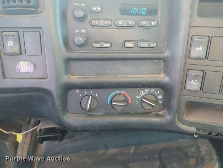 image for item MX9501 2003 Chevrolet C4500  flatbed truck