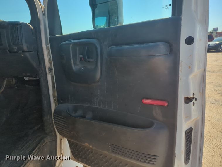 image for item MX9501 2003 Chevrolet C4500  flatbed truck