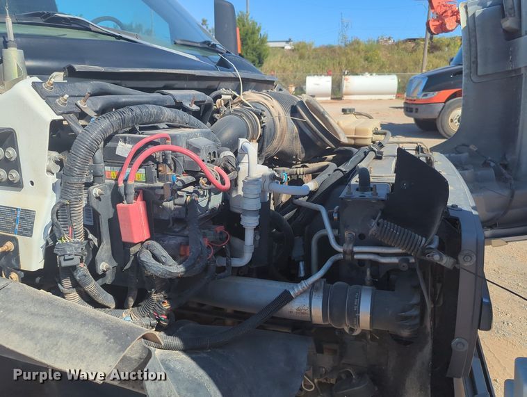 image for item MX9501 2003 Chevrolet C4500  flatbed truck