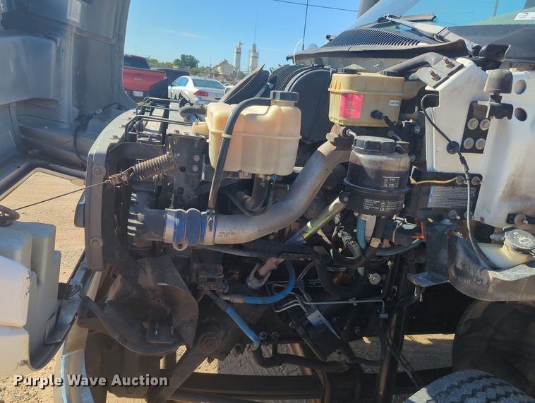 image for item MX9501 2003 Chevrolet C4500  flatbed truck