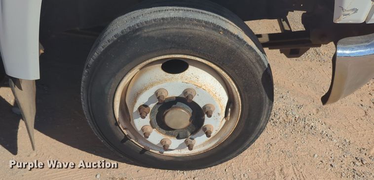 image for item MX9501 2003 Chevrolet C4500  flatbed truck