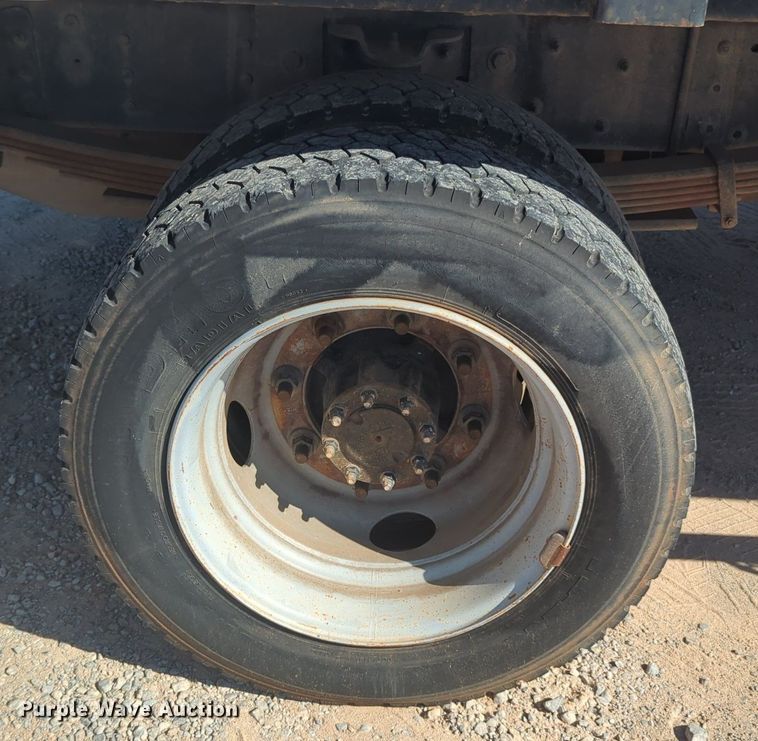 image for item MX9501 2003 Chevrolet C4500  flatbed truck