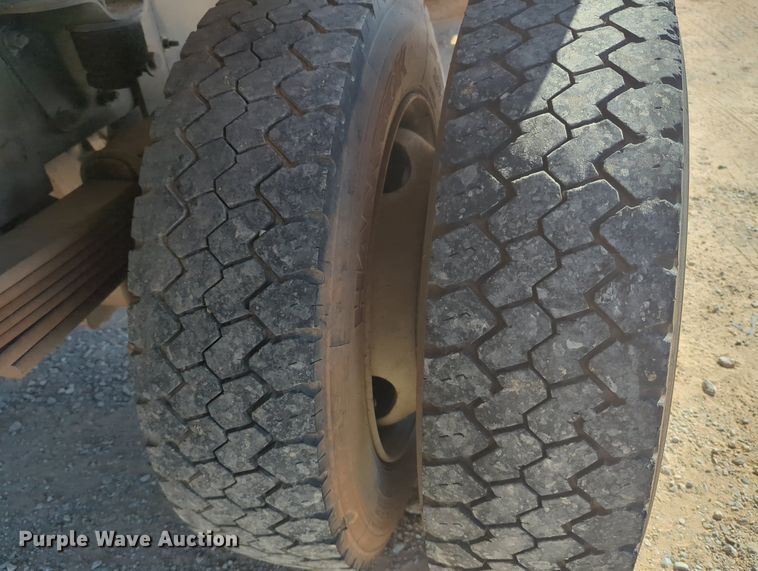 image for item MX9501 2003 Chevrolet C4500  flatbed truck