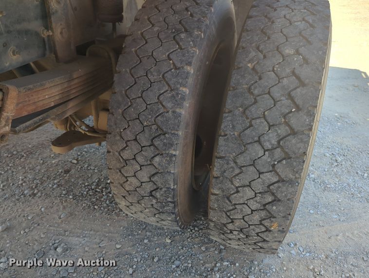 image for item MX9501 2003 Chevrolet C4500  flatbed truck