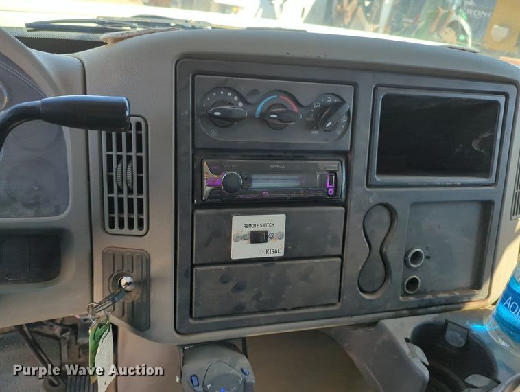 image for item MX9502 2012 International TerraStar  flatbed truck