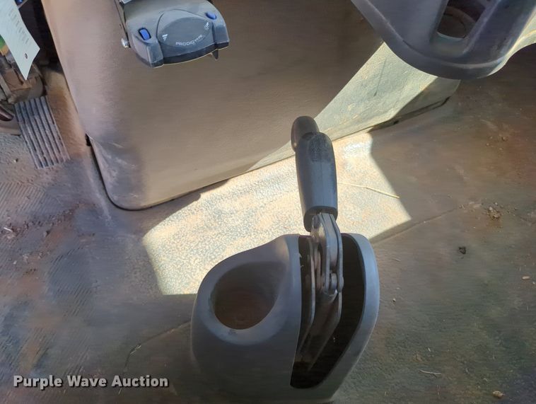 image for item MX9502 2012 International TerraStar  flatbed truck