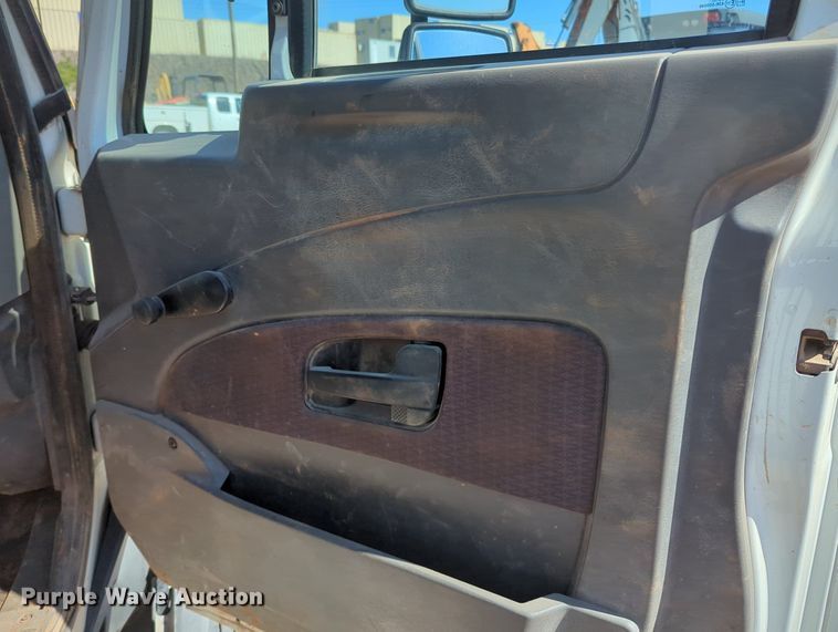 image for item MX9502 2012 International TerraStar  flatbed truck