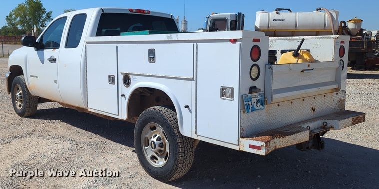 image for item MX9503 2012 Chevrolet Silverado 2500HD  Ext. Cab utility bed pickup truck