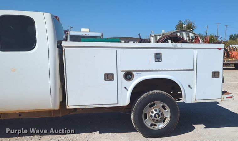 image for item MX9503 2012 Chevrolet Silverado 2500HD  Ext. Cab utility bed pickup truck