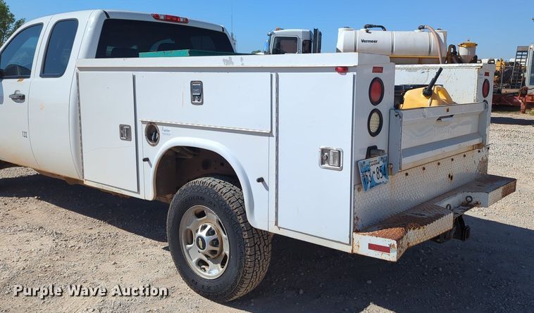 image for item MX9503 2012 Chevrolet Silverado 2500HD  Ext. Cab utility bed pickup truck