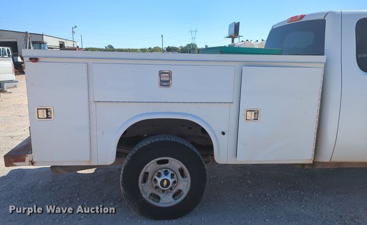 image for item MX9503 2012 Chevrolet Silverado 2500HD  Ext. Cab utility bed pickup truck