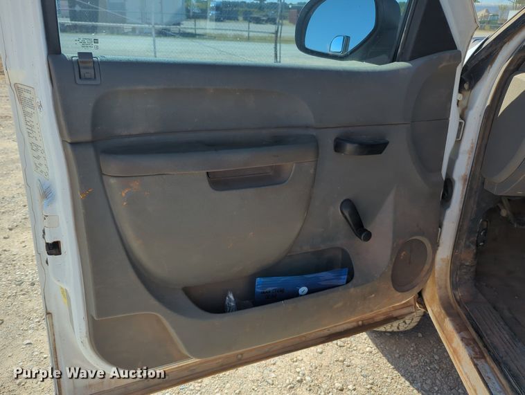 image for item MX9503 2012 Chevrolet Silverado 2500HD  Ext. Cab utility bed pickup truck