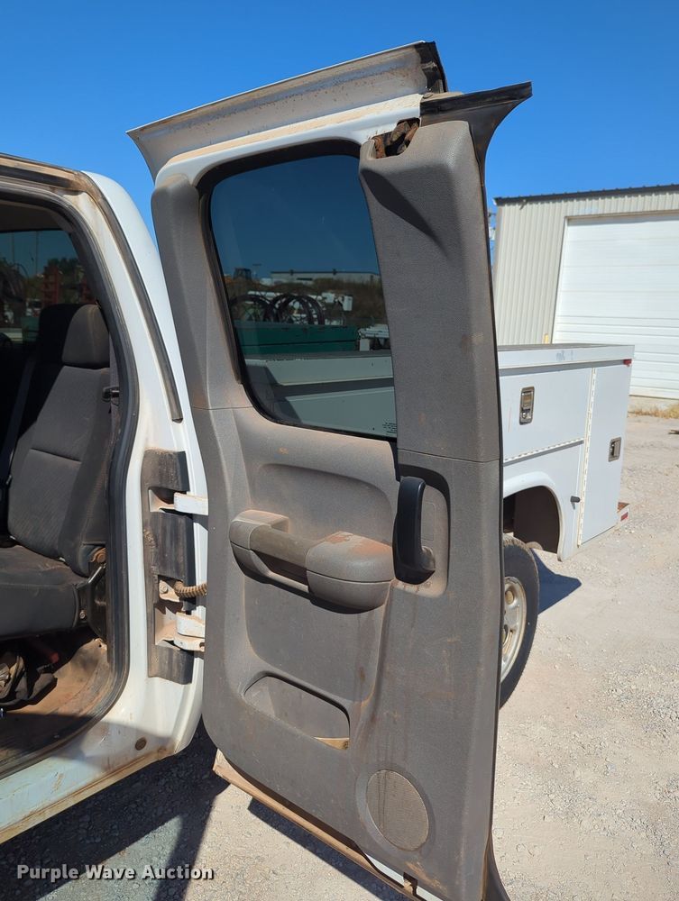 image for item MX9503 2012 Chevrolet Silverado 2500HD  Ext. Cab utility bed pickup truck