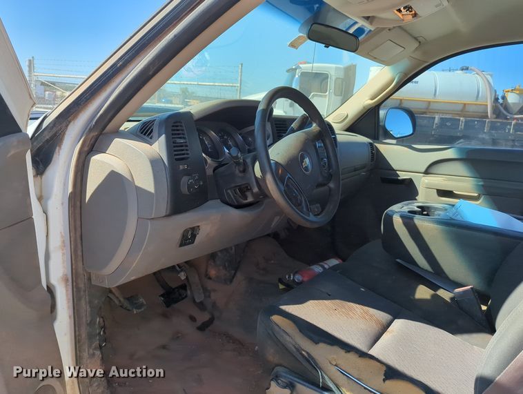 image for item MX9503 2012 Chevrolet Silverado 2500HD  Ext. Cab utility bed pickup truck