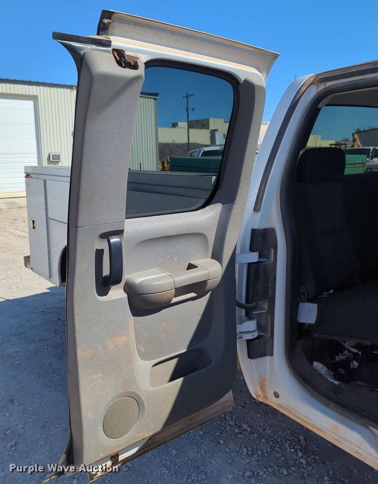 image for item MX9503 2012 Chevrolet Silverado 2500HD  Ext. Cab utility bed pickup truck