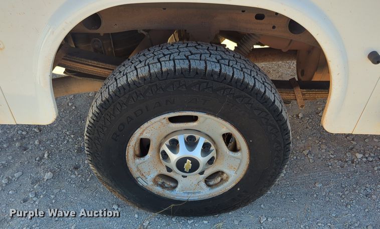 image for item MX9503 2012 Chevrolet Silverado 2500HD  Ext. Cab utility bed pickup truck