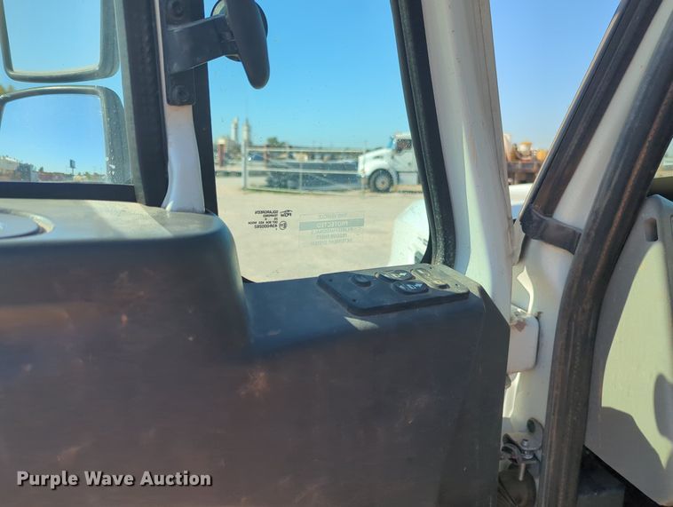 image for item MX9504 2015 International TerraStar  flatbed truck