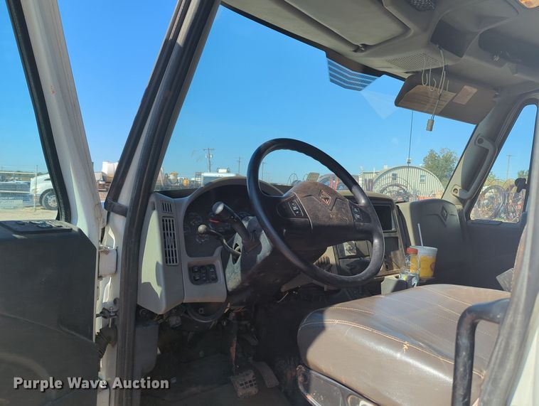 image for item MX9504 2015 International TerraStar  flatbed truck